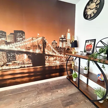 S New-york Grand T2 A Deux Pas Du Chateau Sedan